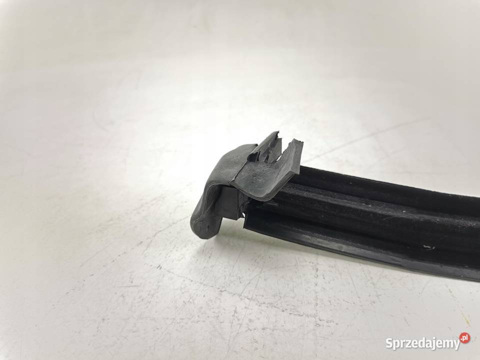 USZCZELKA DRZWI FIAT NOWA ORYGINAŁ 6824708 osobowe Uszczelki sprzedam