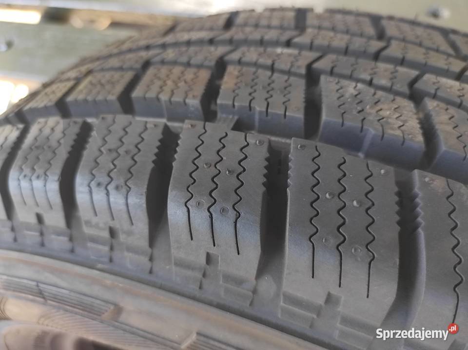 Opona Hankook Winter RW06 22570 R 15 nowa z Ostrowiec Świętokrzyski