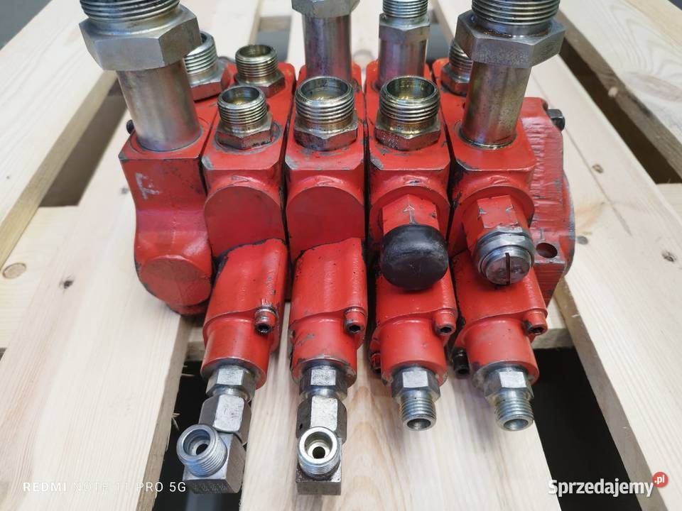 Rozdzielacz 205299 099530761 Manitou MLT 523 wielkopolskie Wilkowo