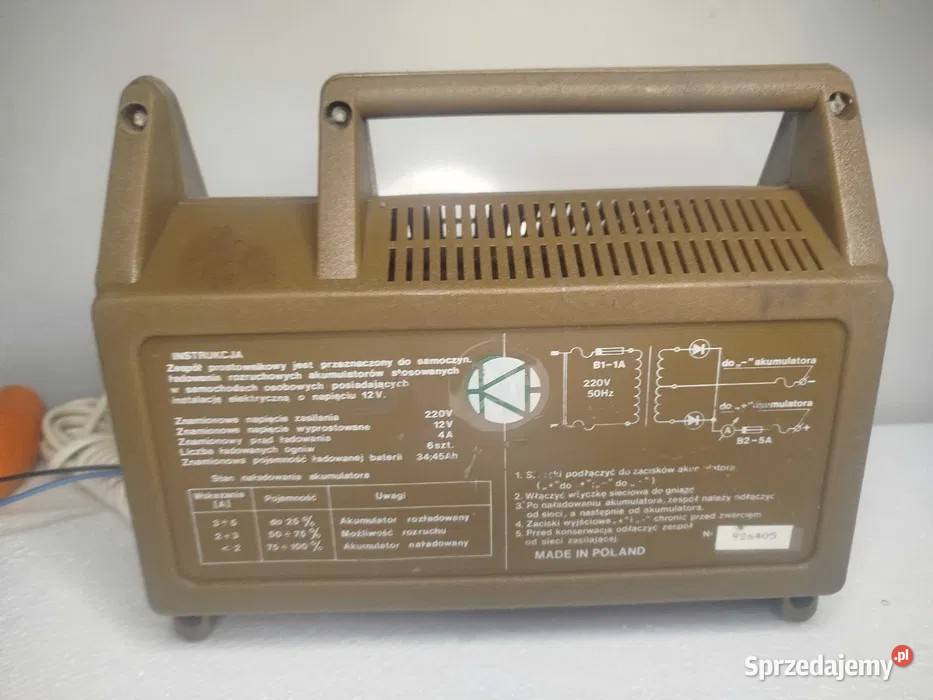 Prostownik Bester BNS 12V 4A Sprawny IKONA PRL Kielce