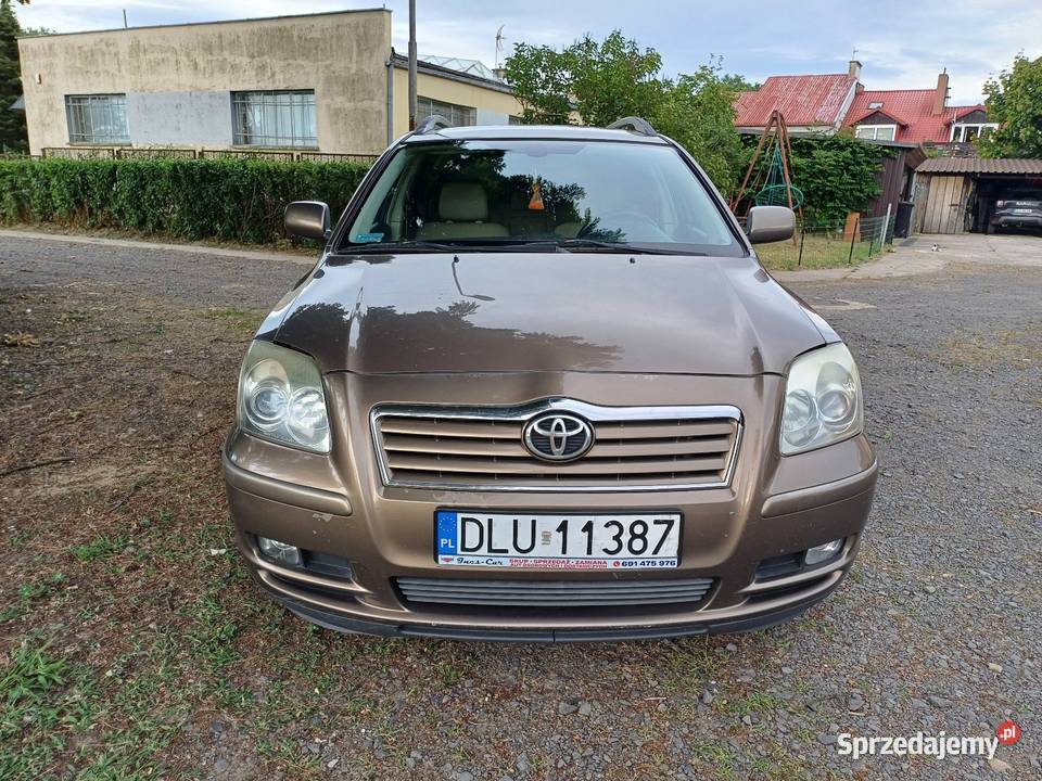 Toyota Avensis II Kombi 18 VVTi 129 LPG 2004r lakier metallic Lubin sprzedam