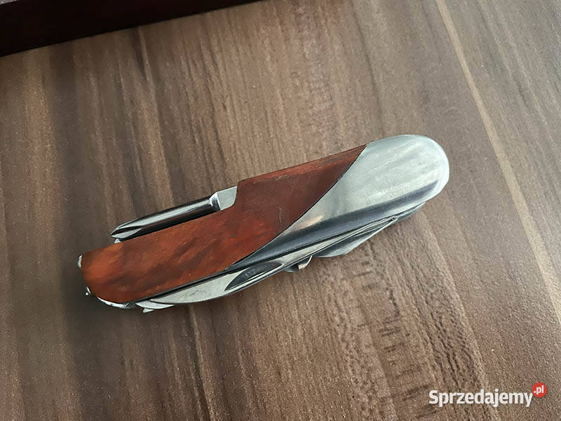 Scyzoryk z drewnianymi obiciami Akcesoria, narzędzia i noże