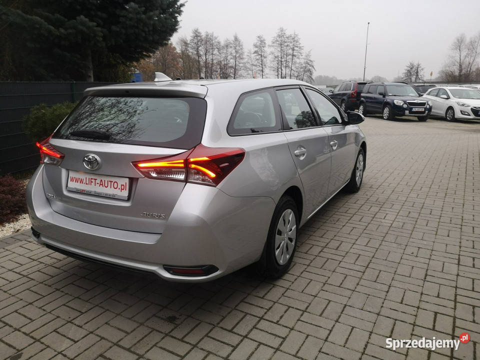 Toyota Auris 16 Benzyna 132 Salon LIFT 1Właś 4/5 Motoryzacja
