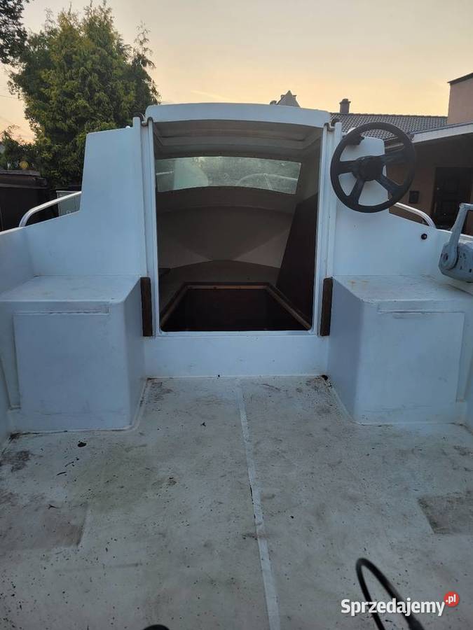 Łódź kabinowa motorówka 42m Honda 15 czterosuw Pozostałe wielkopolskie Złotów