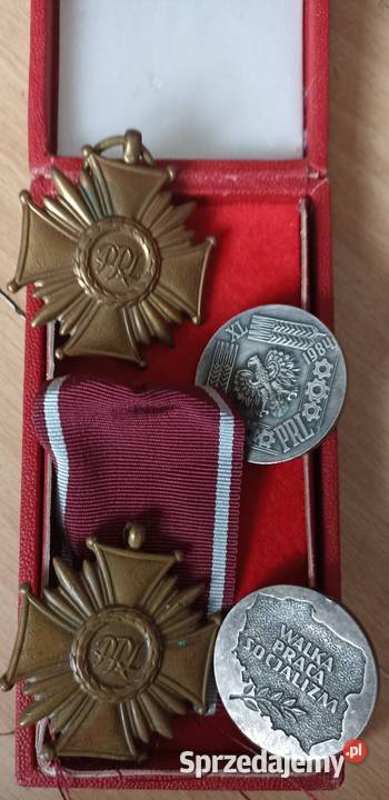 Medal Odznaczenie Krzyż Zasługi Brązowy Walka śląskie Dąbrowa Górnicza sprzedam