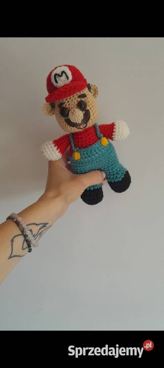 Mario postać wykonana na szydełku