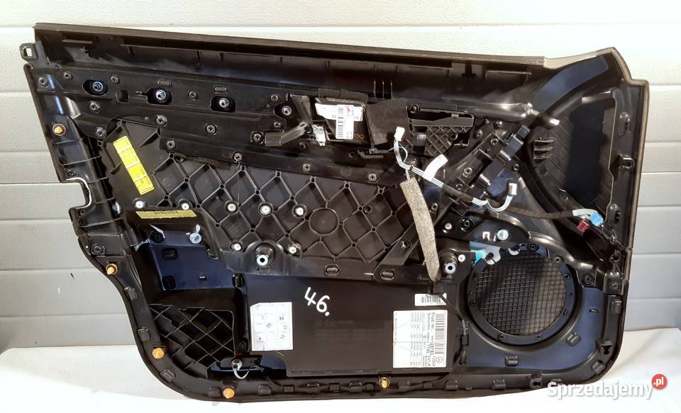 BOCZEK DRZWI PRAWY PRZÓD MERCEDES W204 Mielęcin