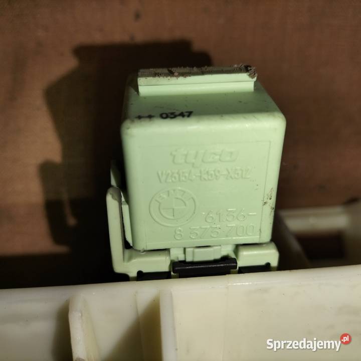 Przekaźnik zielony BMW E36 E46 E90 E91 E92 E93 Poręba