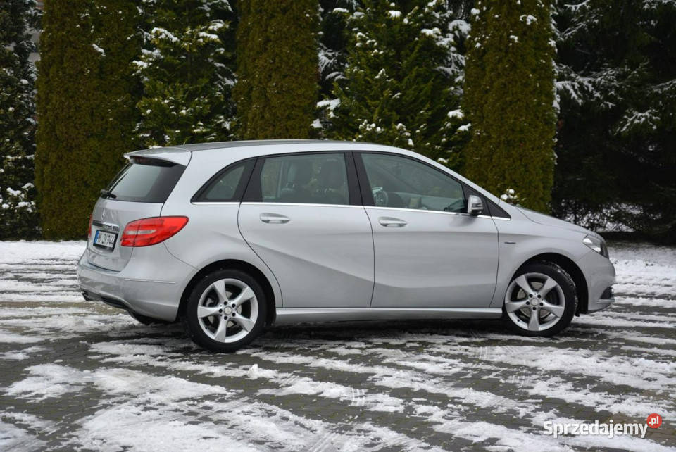 Mercedes B 180 Navigacja Chromy 2x Parktronik kurtyny powietrzne Ostrów Mazowiecka sprzedam