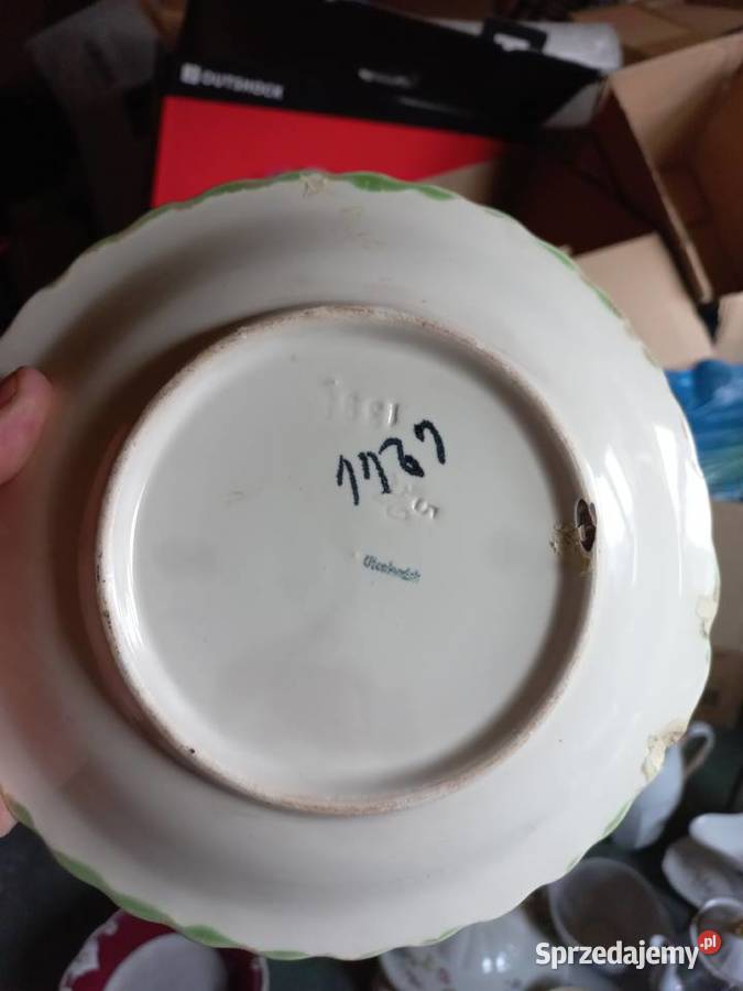 stary talerz wiekowy ze znakiem utcakindsh