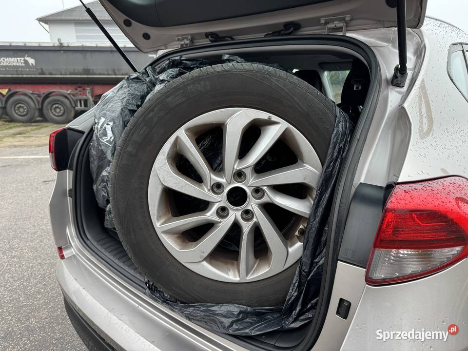 Hyundai Tucson 16 BENZYNA Klimatronik Nawigacja komputer pokładowy Konin