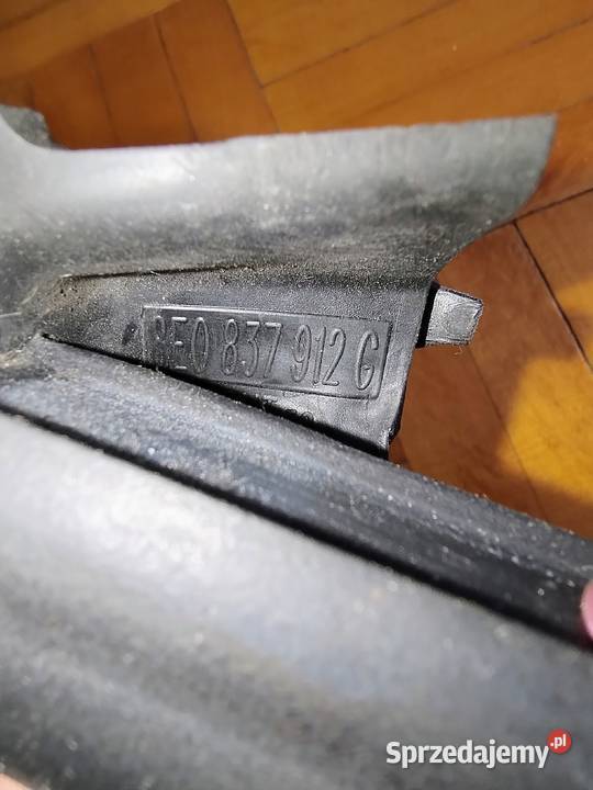 Audi A4 B6 Uszczelka drzwi zewnętrzna prawy osobowe Dębica