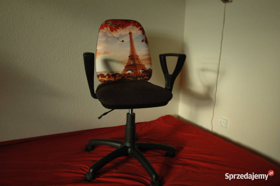 fotel obrotowy wieża Eiffla nowy Gdańsk