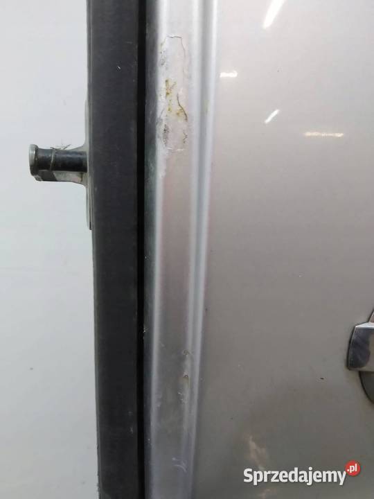 DRZWI PRAWE TYŁ CMG64 Nissan Primastar I Rok produkcji 2004 Drzwi