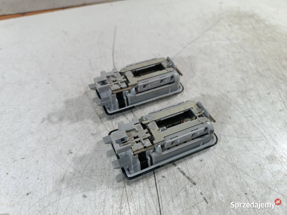 LAMPKA PODSUFITKI BMW E53 6962036