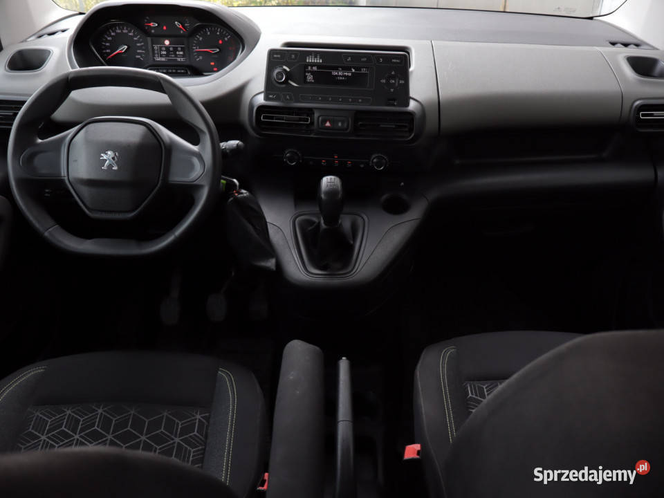 Peugeot Rifter 15 BlueHDi asystent pasa ruchu Bielany Wrocławskie