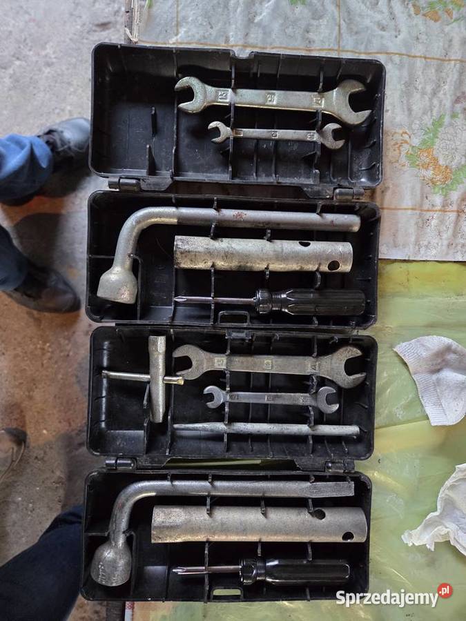 Zestaw kluczy piórnik narzędziówka fiat 125p
