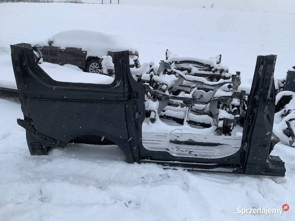 Błotnik Tylny Tył Prawy Bok Trafic III Vivaro B dostawcze Barwałd Dolny