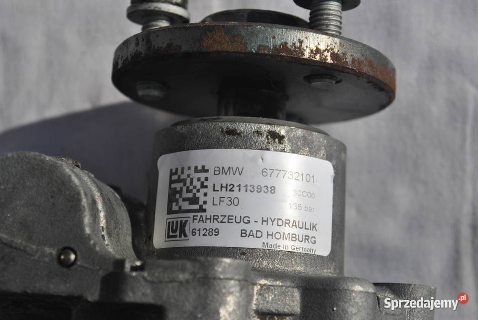 Pompa wspomagania kierownicy BMW E60 E61 E63 E64 Poręba