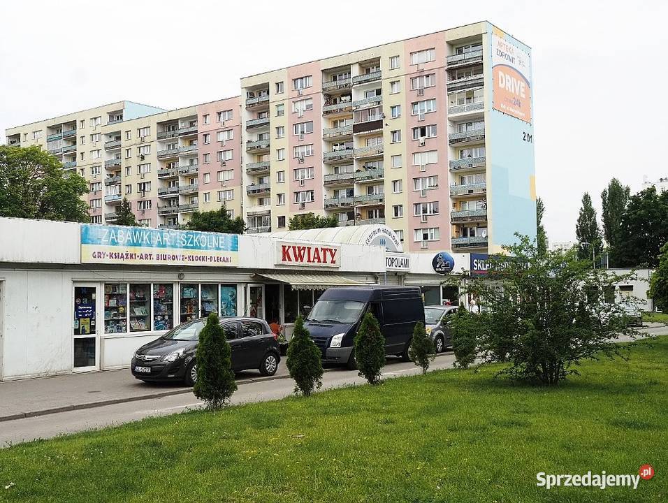 Pawilon handlowy w C H Pod topolami Łódź