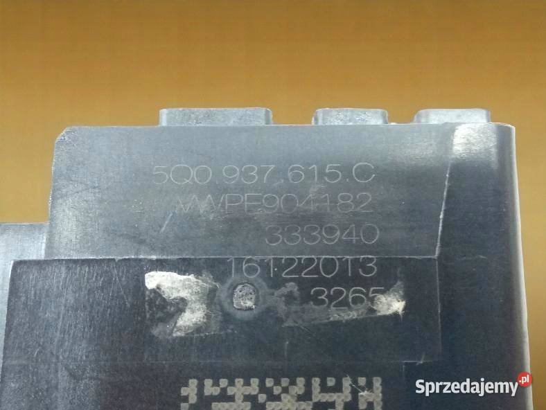 SKRZYNKA BEZPIECZNIKÓW 5Q0937615C Volkswagen Rok produkcji 2014