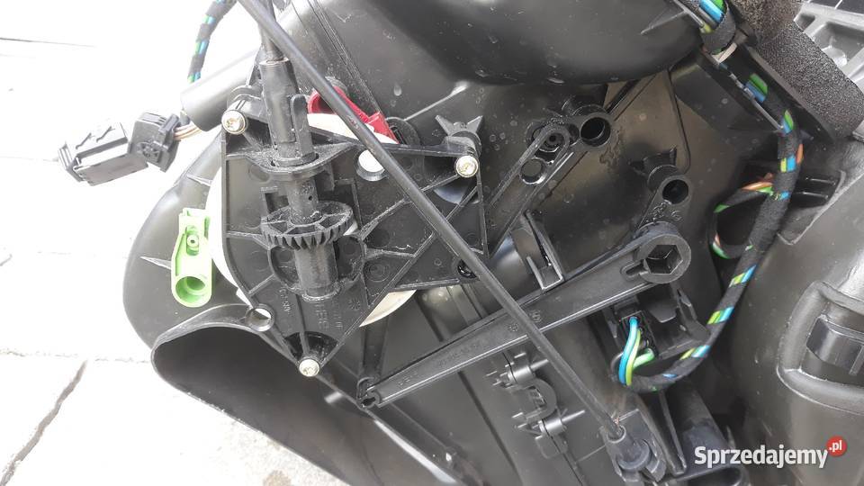 Nagrzewnica BMW E36 8 391 243 Ogrzewanie, wentylacja i klimatyzacja Ogrzewanie, wentylacja i klimatyzacja Lusowo