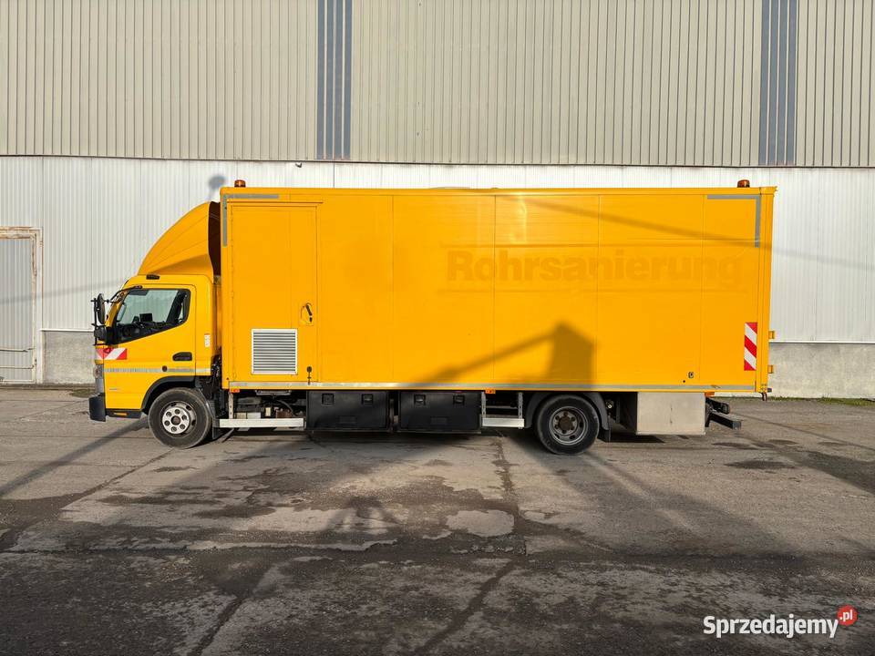 Samochód ciężarowy FUSO Canter specjalny do