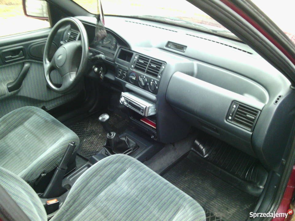 Ford Escort CLX 18 światła przeciwmgłowe Słopiec