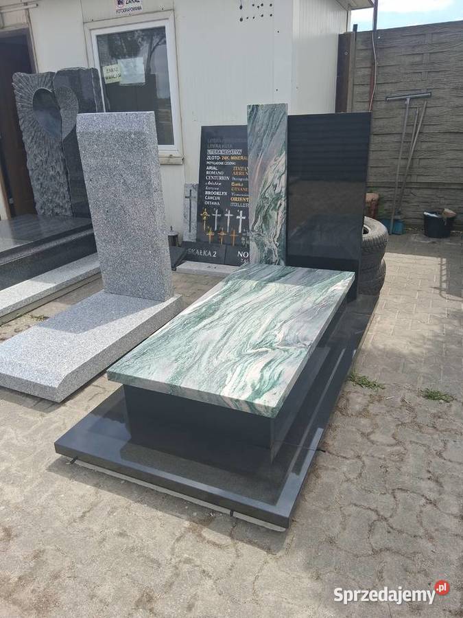 Nagrobek Arctic Green Brazilian Black Strzegom