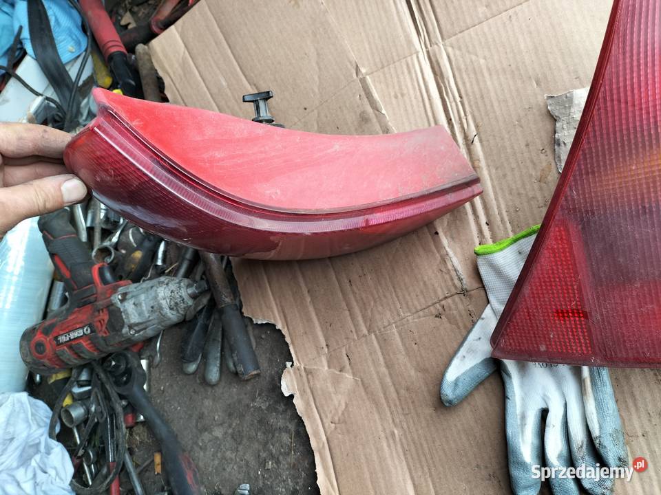 RENAULT CLIO 2 LAMPA TYŁ TYLNA LEWA PRAWA sprzedam