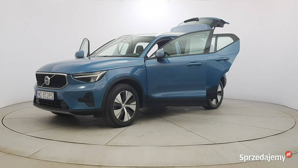 Volvo XC 40 B3 Core aut Z Polskiego Salonu niebieski Warszawa sprzedam