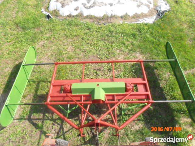 Równarka do pryzm z sianokiszonki mazowieckie Wilczogęby