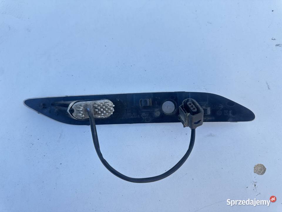 VW ID3 ODBLASK LAMPA LED LEWA TYŁ W ZDERZAK Odblaski Międzychód