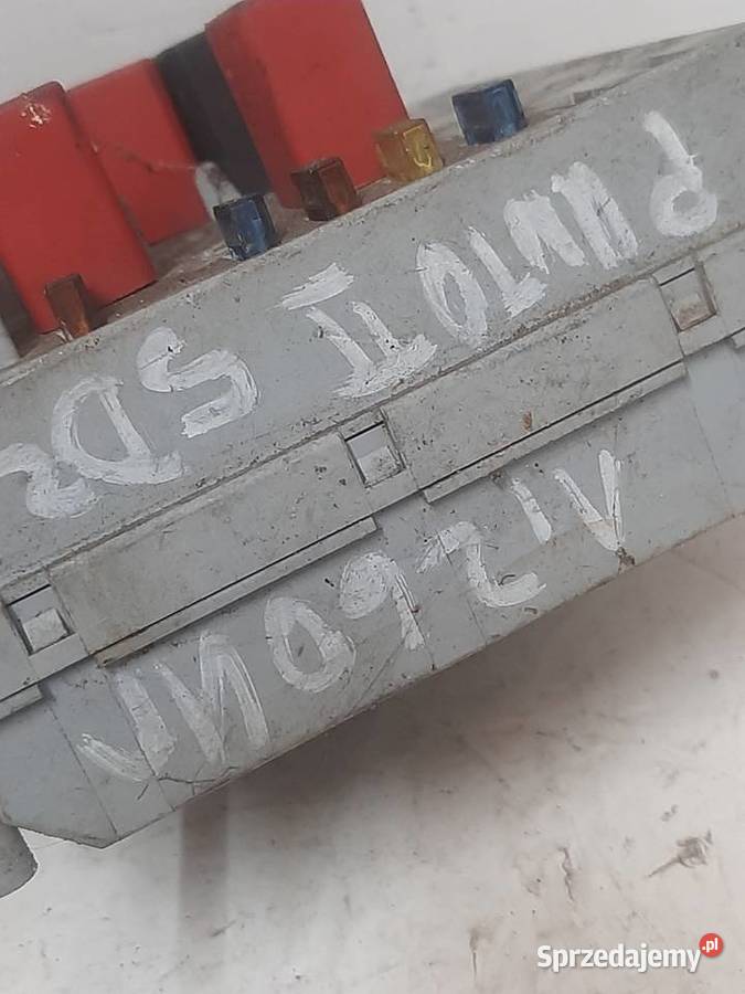 Fiat Punto II 2 skrzynka bezpieczników 46778442 osobowe