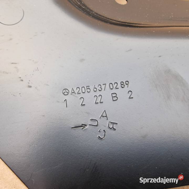 MERCEDES W205 CKLASA MOCOWANIE UCHWYT LAMPY TYŁ Bieleń