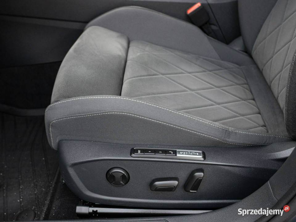 Volkswagen Golf CT784AP15 TSI EVO Style DSG Pępowo