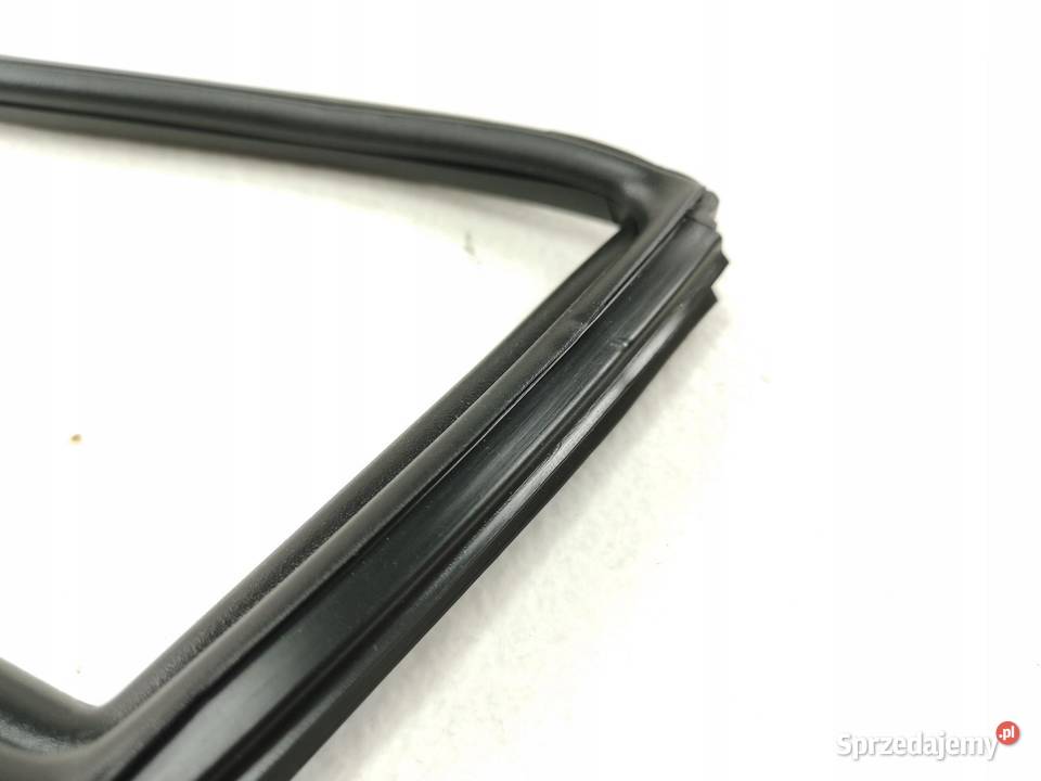 USZCZELKA SZYBY DRZWI PRAWY TYŁ MAŁA KYRON 0514