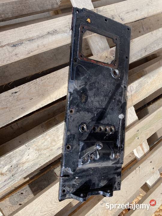 Pokrywa skrzyni biegów c360 c355 Ursus Wieluń