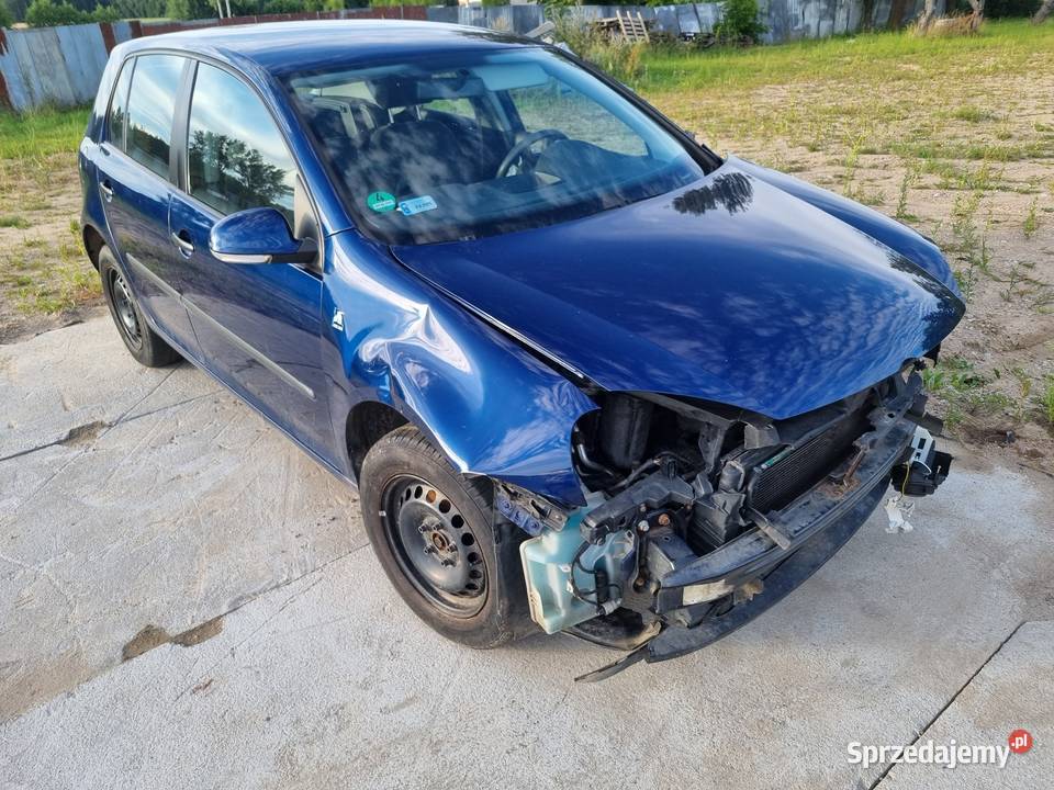 Golf 5 14b 2005r niebieski Sokółka