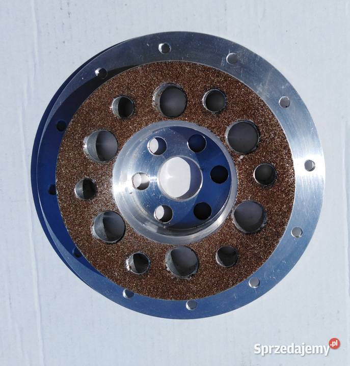 Tulejadystans pod śmigło samolotu lekkiego ULL Nysa