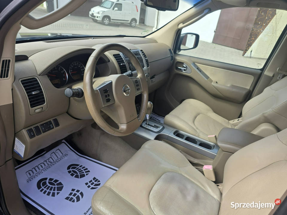 Nissan Pathfinder 40benzGaz czarny Kutno