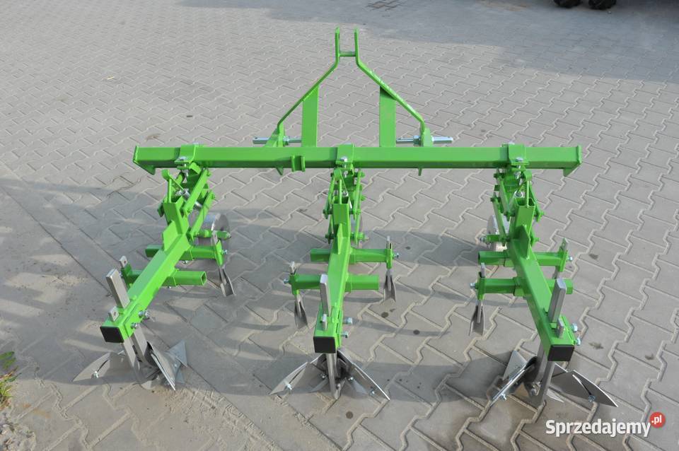 Pielnikoobsypnik 3sekcyjny dwurzędowy P475 Bomet Tajęcina