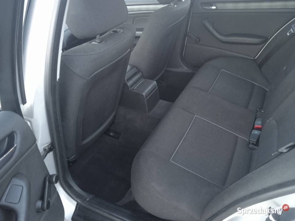 BMW E46 318i Niski przebieg srebrny Samochody osobowe
