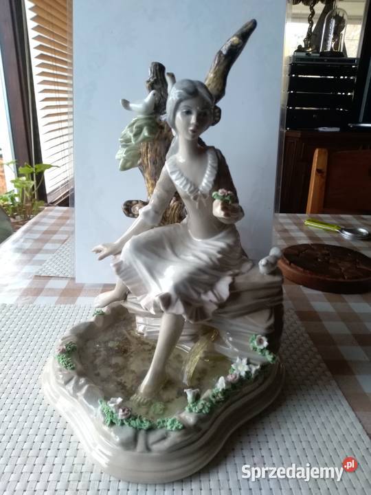 Figurka z porcelany Tengr Hiszpania WALENCJA Puszczew