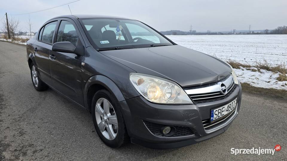 Opel Astra sedan 16 benzyna serwisowany w ASO Gliwice