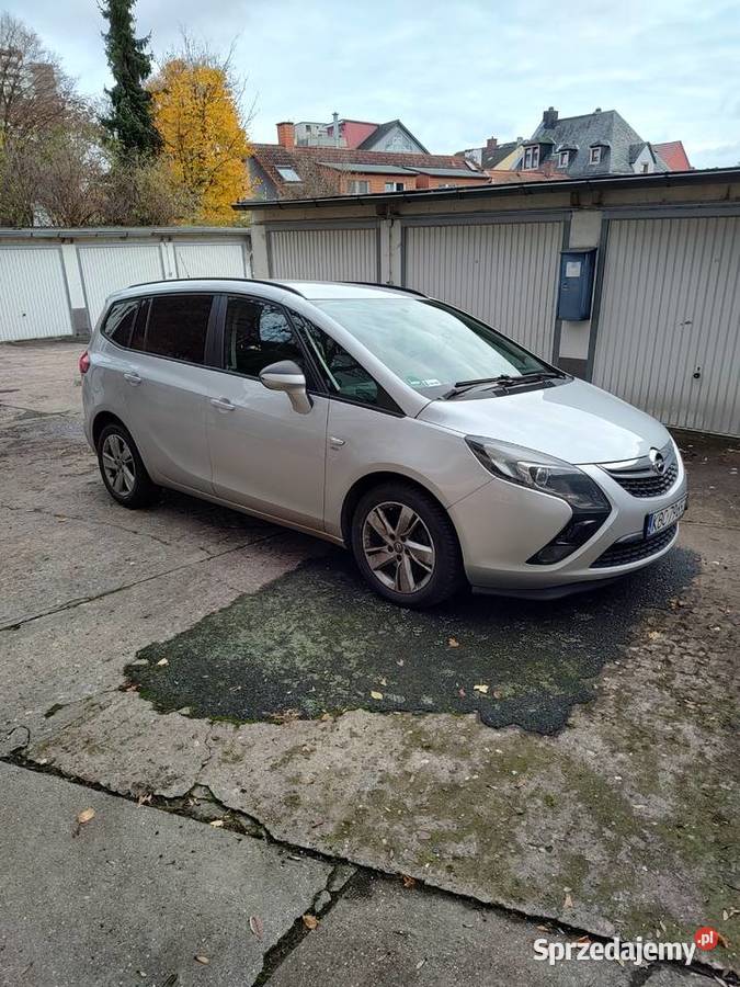 Sprzedam Opla Zafirę 16 Turbo benzyna 200 centralny zamek Bochnia