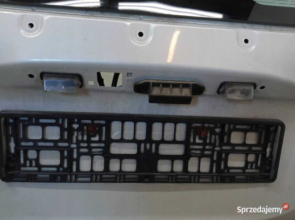 KLAPA TYŁ SZYBA 040 Toyota Yaris IV 2020