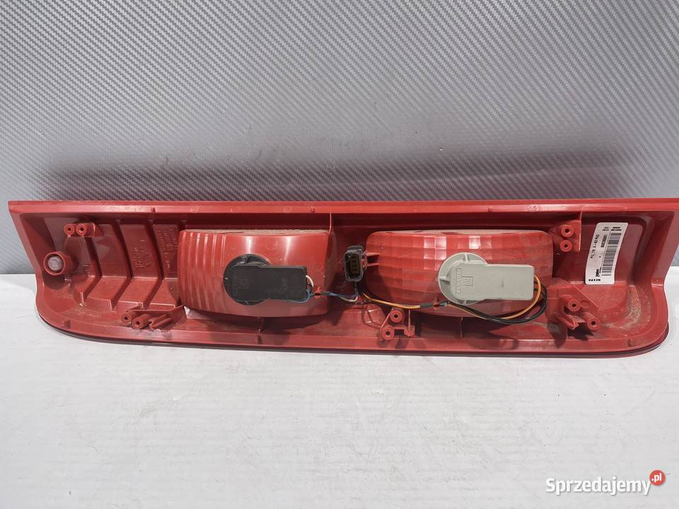 RENAULT TRAFFIC PRAWA LAMPA TYŁ Ostroróg sprzedam