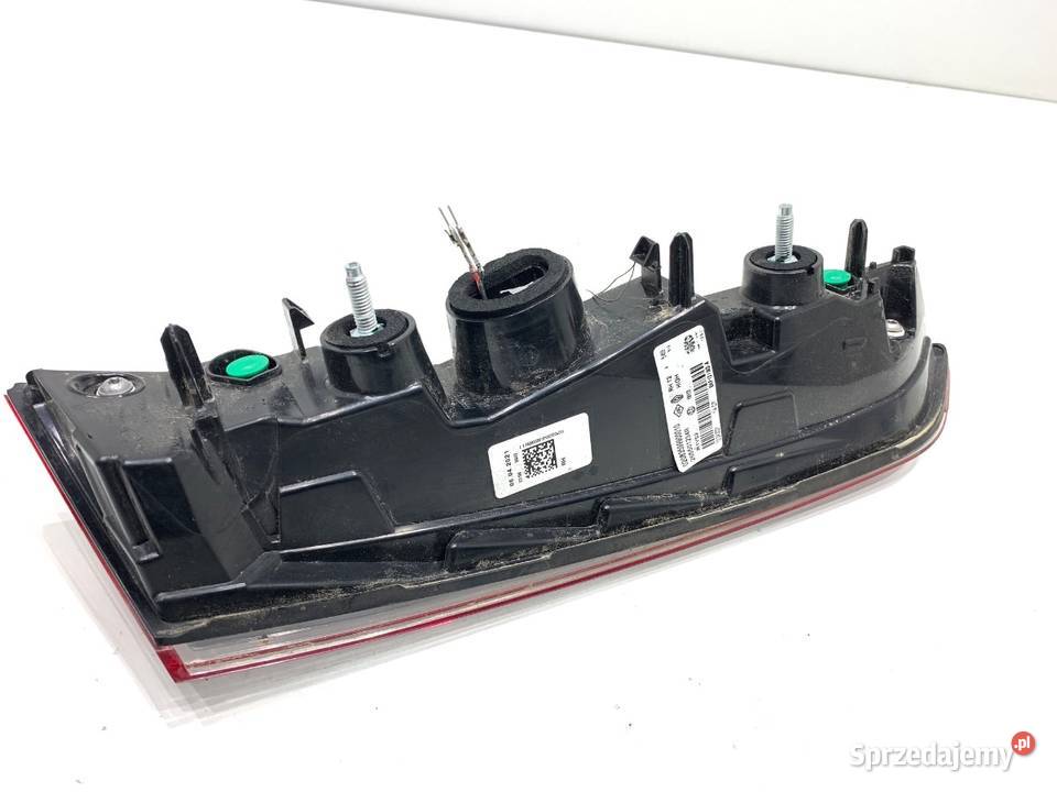 LAMPA TYŁ PRAWA WEWNĘTRZNA RENAULT CAPTUR II osobowe