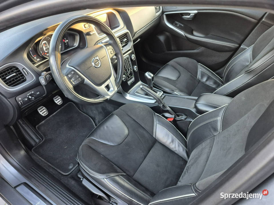 Volvo V40 20D2 RDESIGN navi full led chromy Nowe 163456km